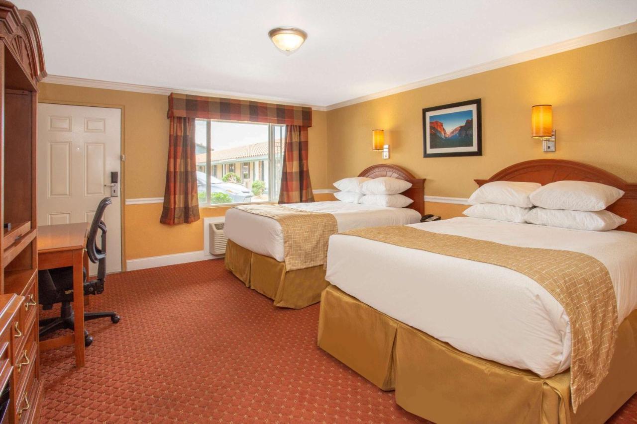 Travelodge By Wyndham Hawthorne Kültér fotó